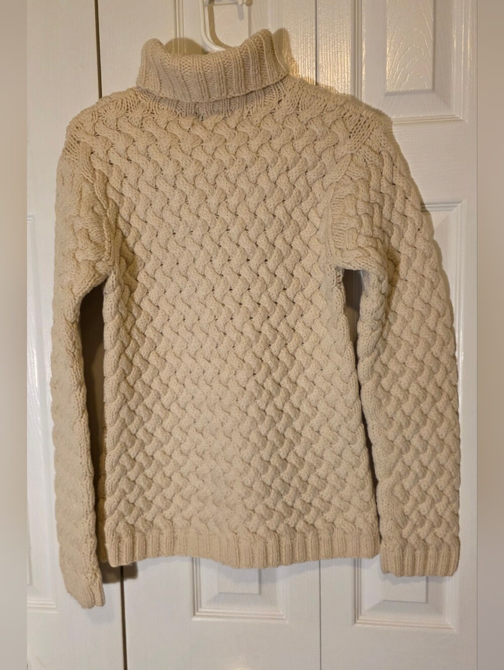 Club Monaco Handknit 100% Wool Cable Knit Turtleneck Sweater S - Picture 6 of 8